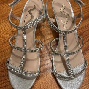 Nina Women's Glittering Silver Sandals Wedding Pageant Resort Prom Shoes 9.5